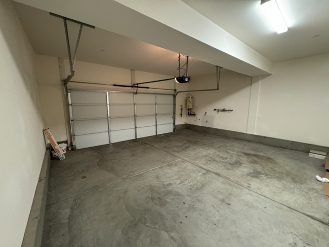 Building Photo - Luxurious 3 Bedroom 2 Bathroom Townhome in...