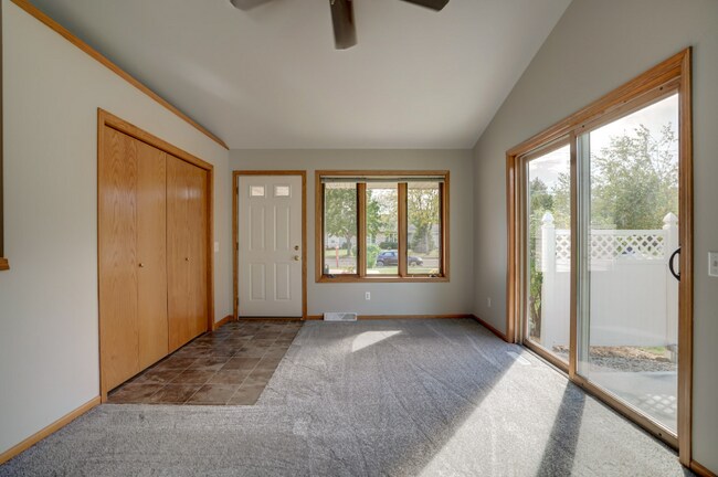 Building Photo - 4544 Windsor Rd