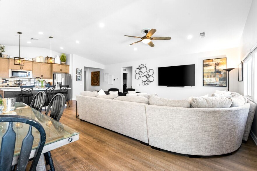 Building Photo - 30716 Foxhollow Dr