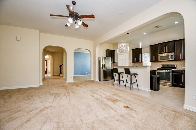 Building Photo - 8223 Summer Lake Pass Ln