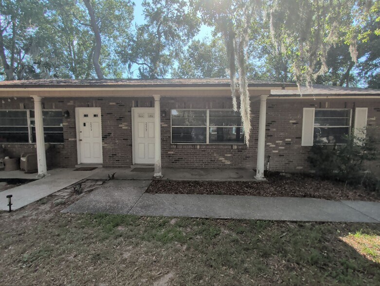 Building Photo - 2372 S Sandburg Pt