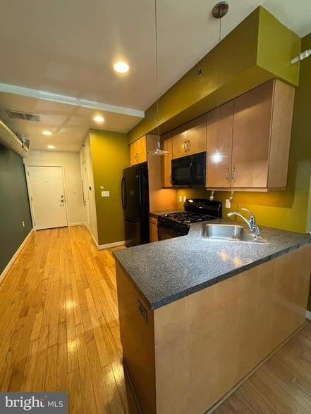 Building Photo - 242 Centre St