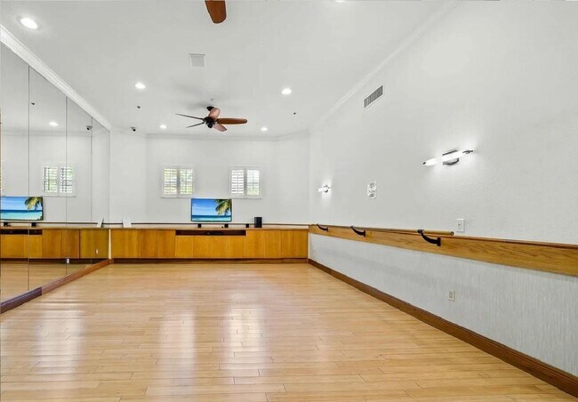 Building Photo - 3145 NE 184th St