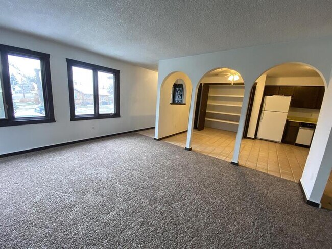 Building Photo - 3061 Reed Avenue - 3