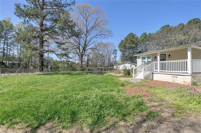 Building Photo - 455 Westside School Rd