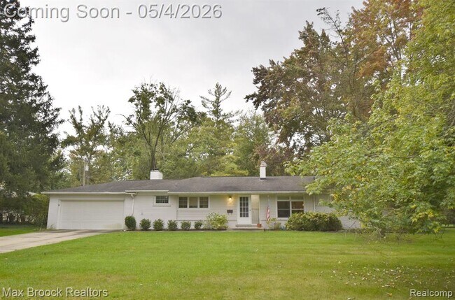 Building Photo - 2687 Heathfield Rd