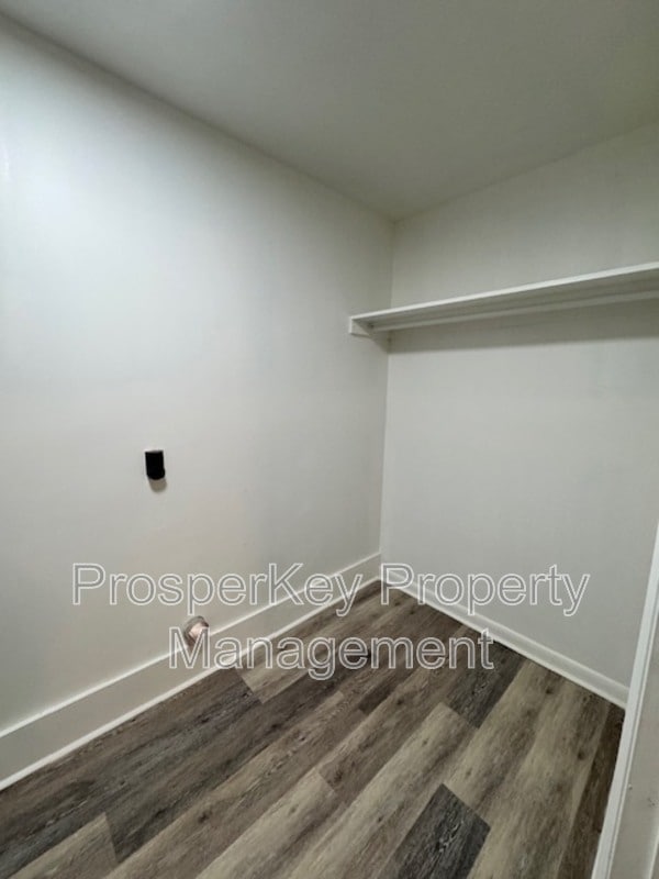 Building Photo - 176 Wickham Dr