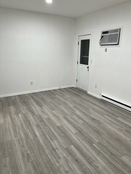 Building Photo - 303 Hudson Ave