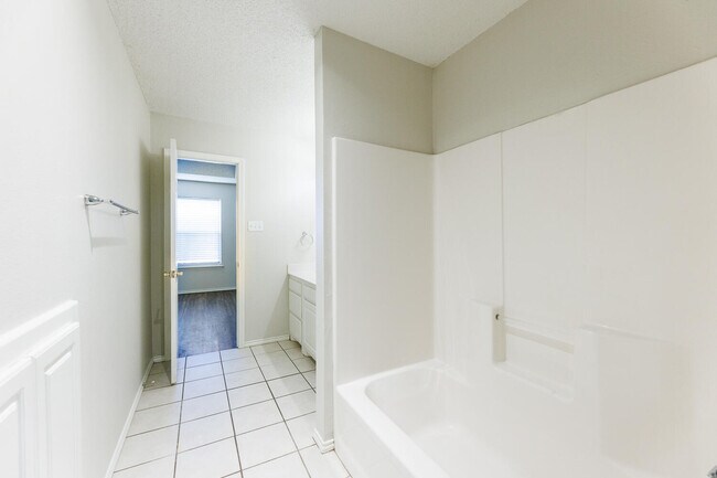 Building Photo - 3102 109th St