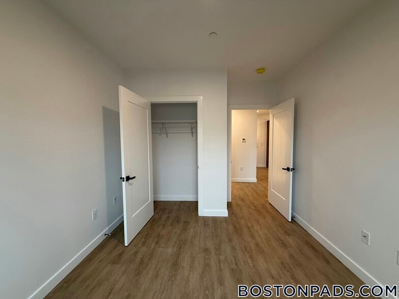 Building Photo - 199 Gardner St