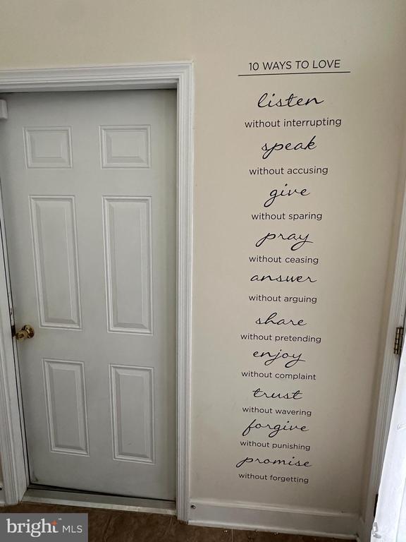 Building Photo - 13846 Greendale Dr