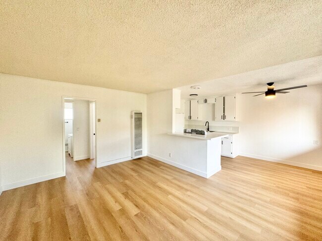 Building Photo - 6501 Cherry Ave