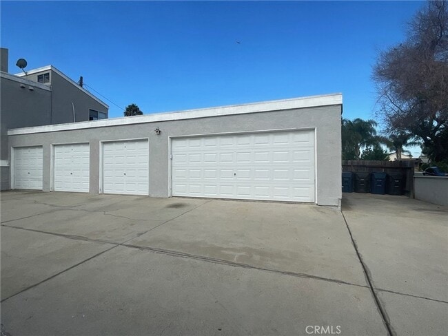 Building Photo - 7892 Newman Ave