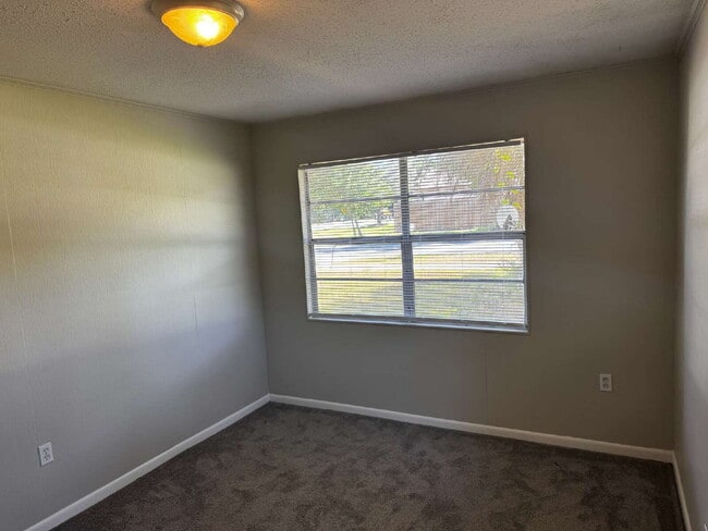 Building Photo - "Charming 2-Bedroom Retreat in Destin – Co...