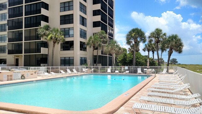 Building Photo - Seasonal Short-Term 2-Bedroom 2-Bathroom Condo located on Venice Island!