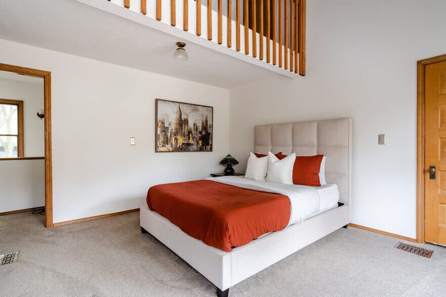 Building Photo - 1200 SW 20th Ave