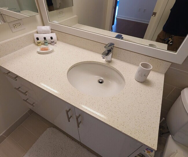 Building Photo - 900 10th St NW