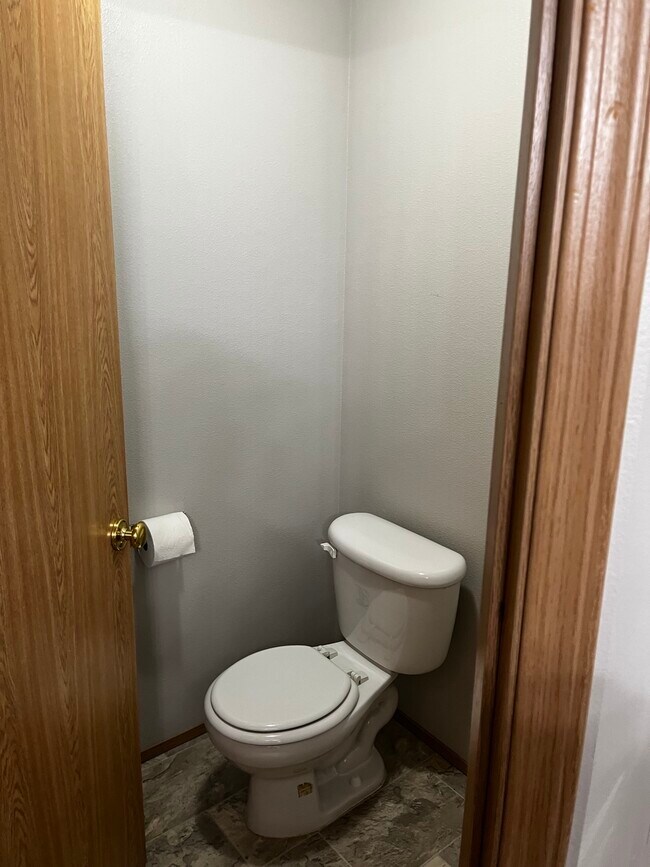 Building Photo - 9982 Greenleaf Loop SE