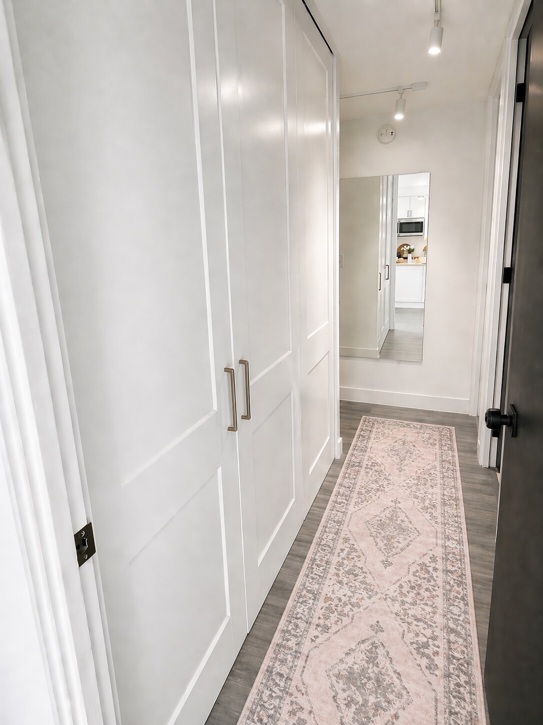 Building Photo - 444 W Fullerton Pky