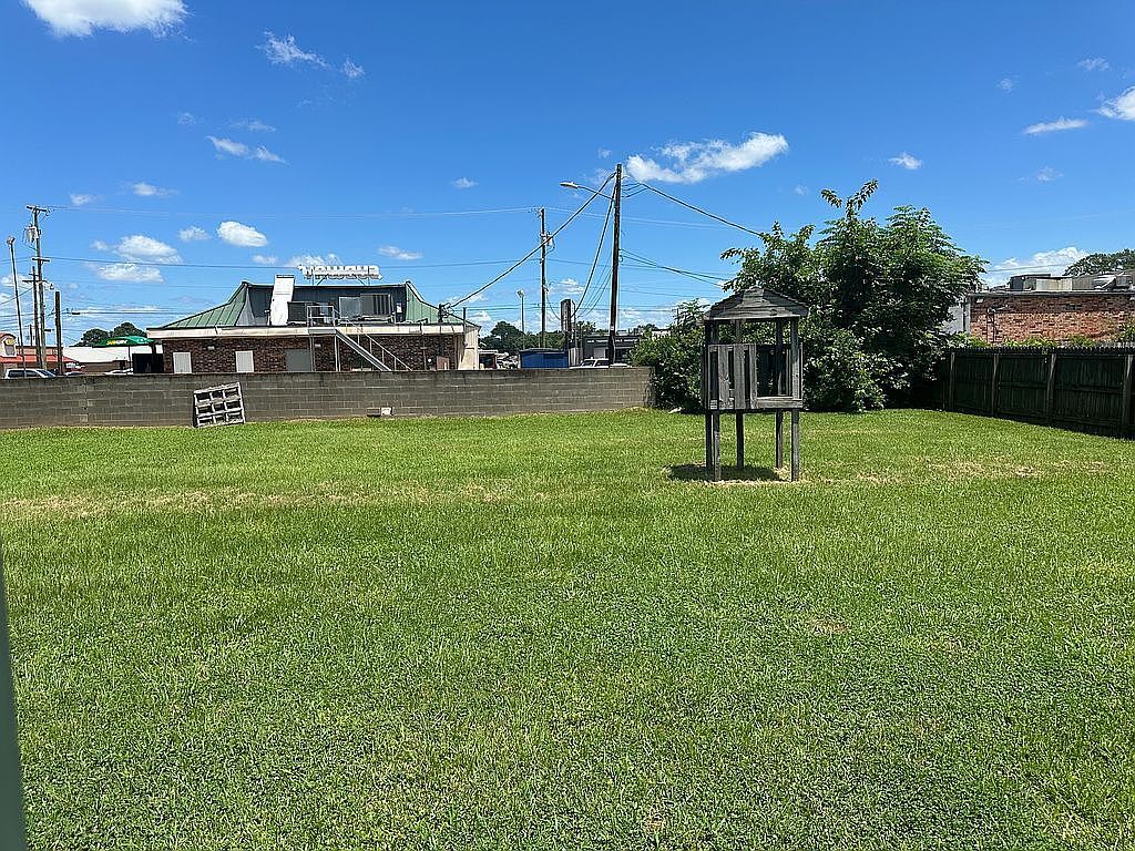 Building Photo - 127 Kaffie Dr