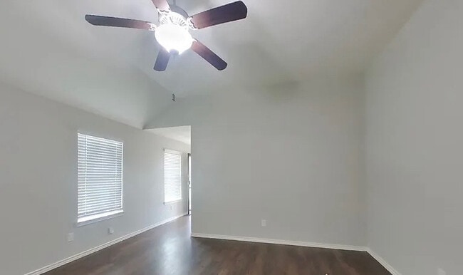 Building Photo - 700 Harris Ridge Dr
