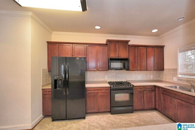 Building Photo - 107 Castlehill Dr