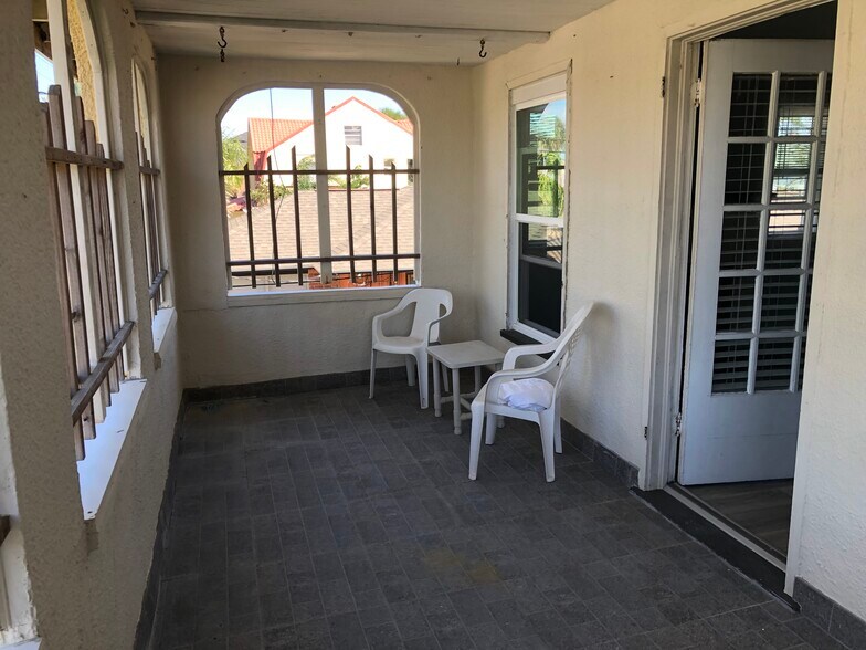 Building Photo - 418 Goodall Ave