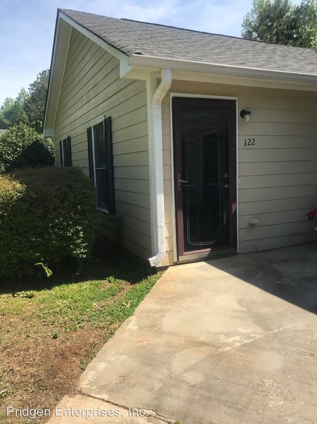 Building Photo - 120-122 Fair Oaks Dr