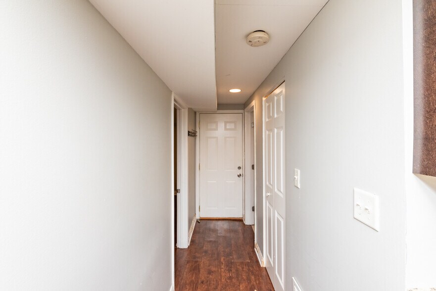 Building Photo - 5344 W Eddy St