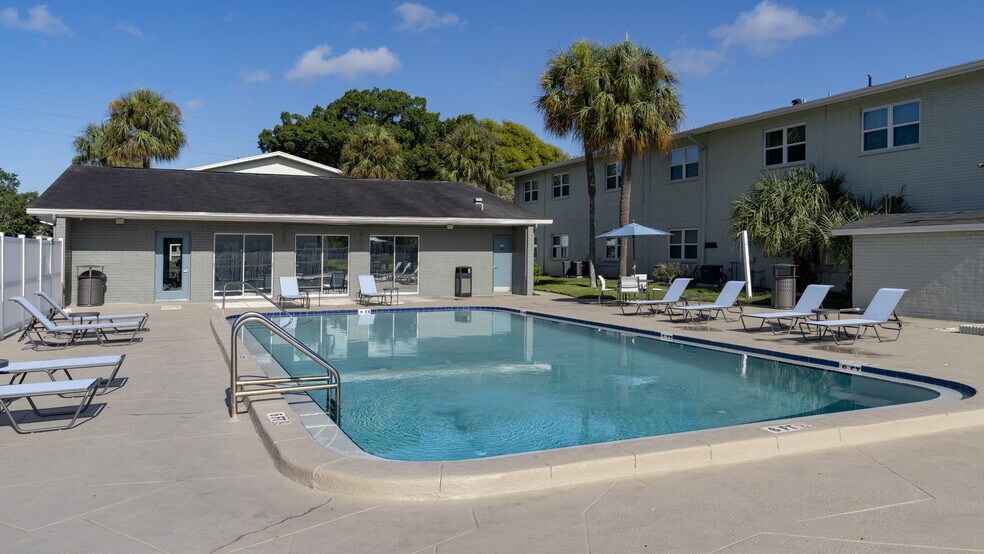 The Drake at St. Pete 1699 68th St N Saint Petersburg FL 33710