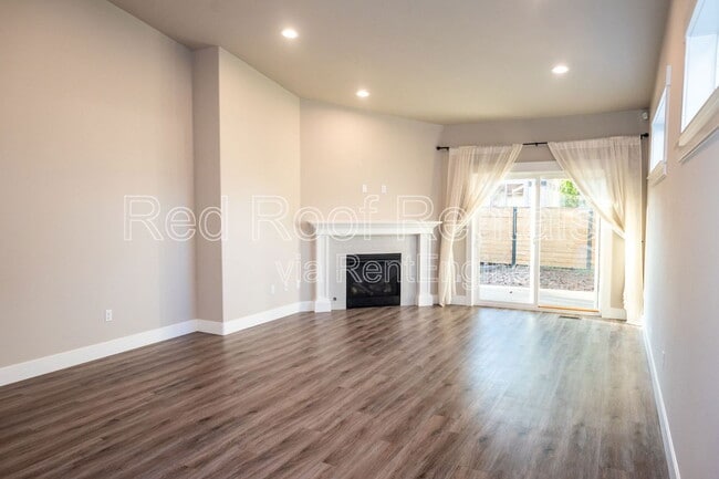 Building Photo - 9209 Winona St SW