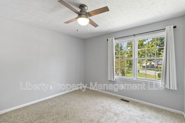 Building Photo - 5406 Leesburg Ct