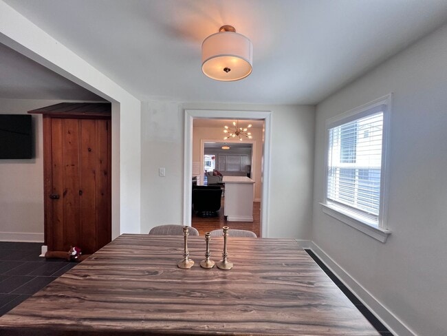 Building Photo - Fully Updated Home in San Leandro Available for Rent!!