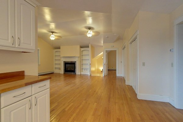 Building Photo - 9 Bedlow Ave
