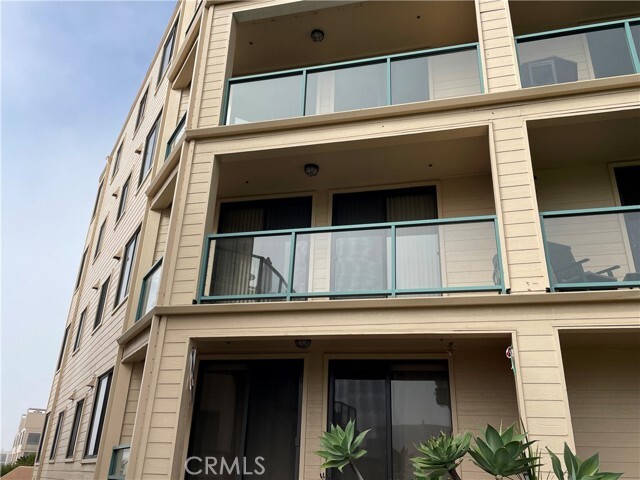 Building Photo - 120 The Village