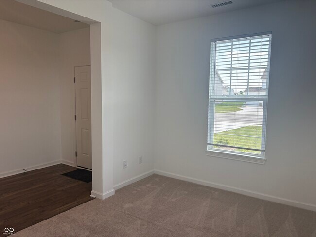 Building Photo - 354 N Grand Oak Dr