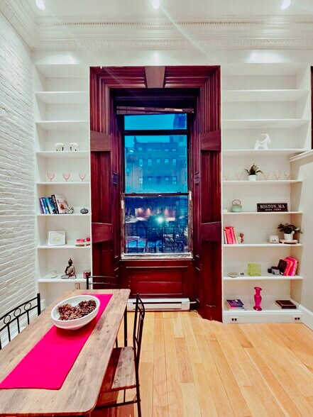 Building Photo - 117 Beacon St