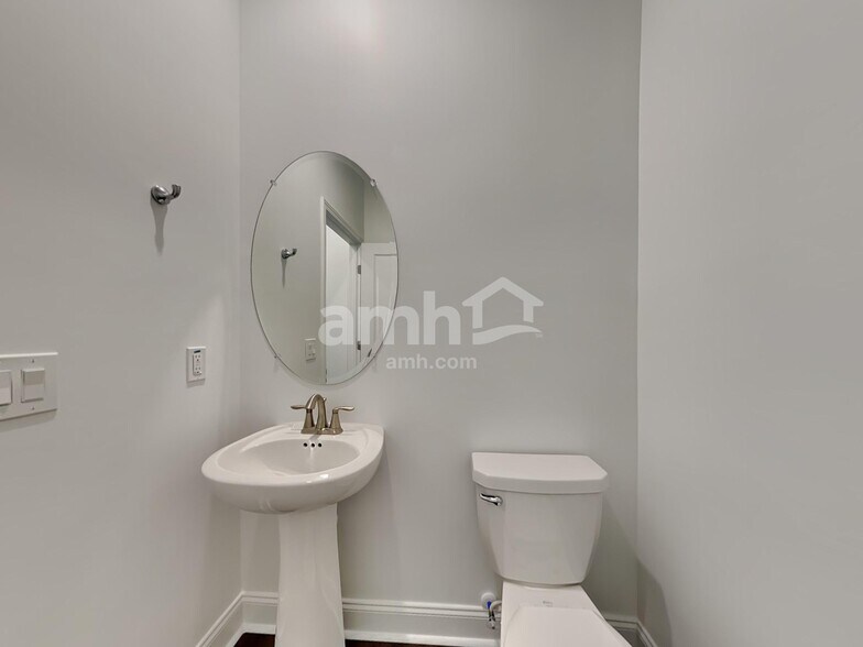 Building Photo - 547 Plumeria Ln