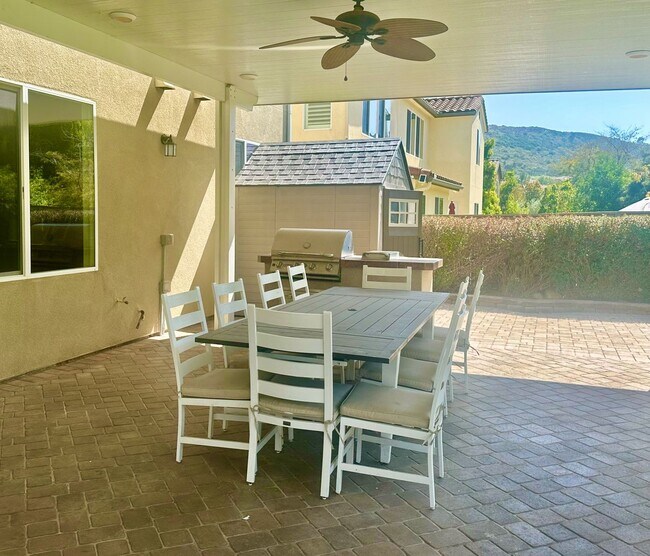 Building Photo - Corner lot Executive home near everything!