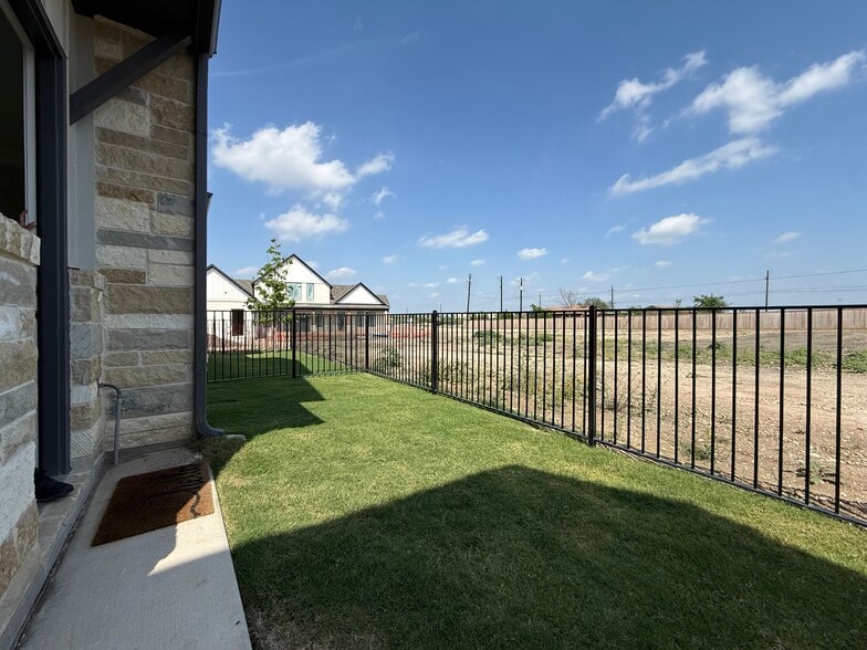 Building Photo - 2610 FM 1044