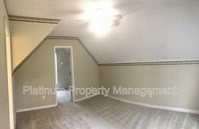 Building Photo - 1020 Twin Brook Ct NW
