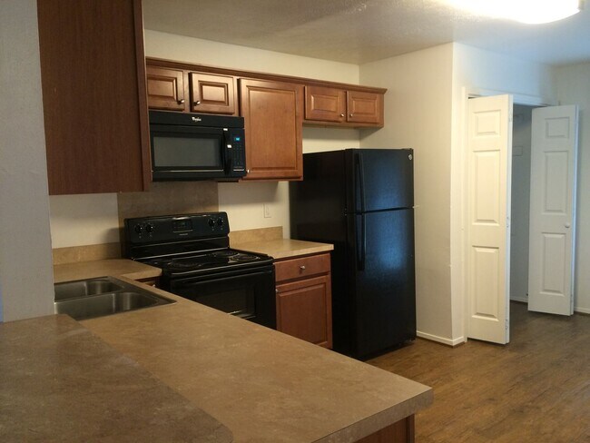 Building Photo - 3600EL