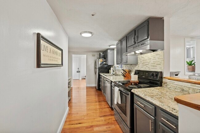 Building Photo - 53 St Germain St
