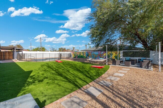 Building Photo - 1759 N Spring Cir