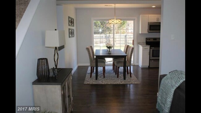 Building Photo - 6 Greystone Cir