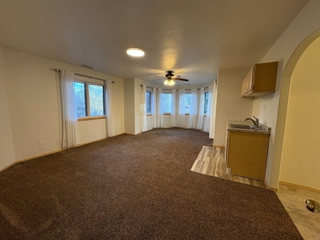 Building Photo - Gorgeous Flagstaff Rental