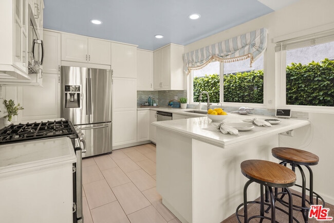 Primary Photo - 12581 Sanford St