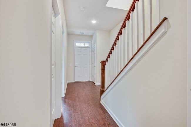 Building Photo - 4 Braeburn Ct