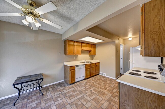 Building Photo - 2327 Lexington Village Ln
