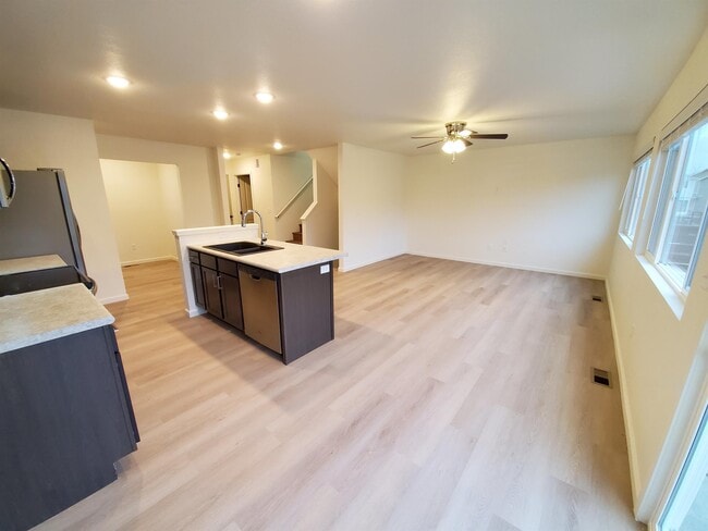 Building Photo - 13609 E Pawnee St